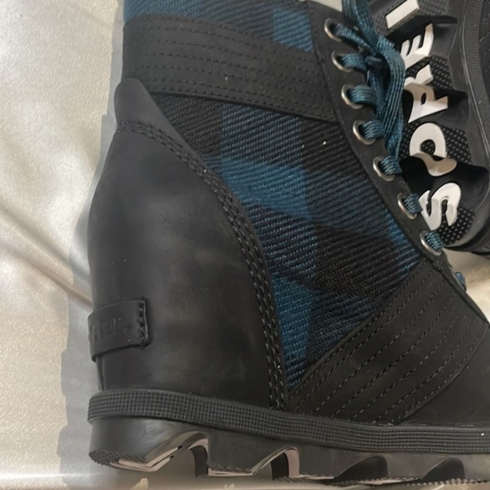 Sorel waterproof Lexie boots NWT - Picture 8 of 8